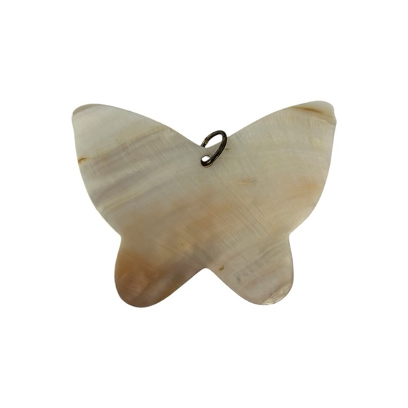 🆓 - 🥀 Donating Soon 🥀 - Butterfly Shaped Shell Pendant - Free With Purchase - Picture 1 of 10